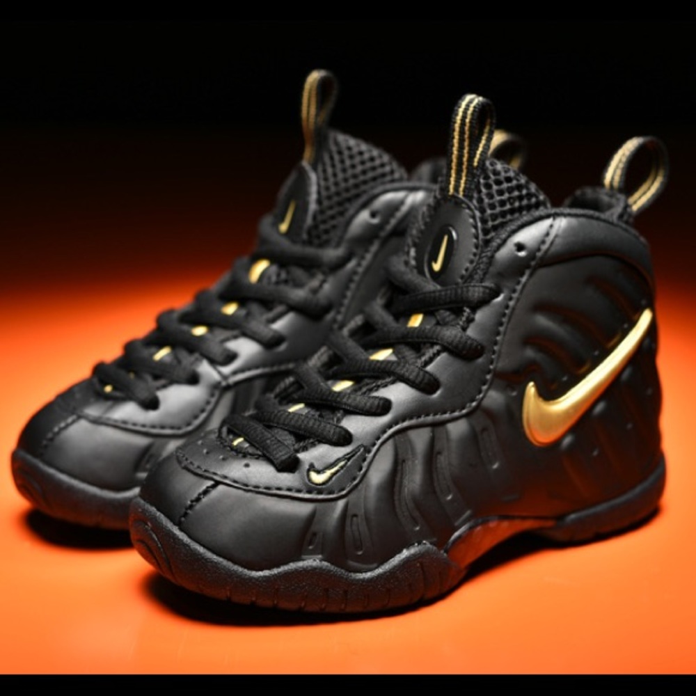 Nike air Foamposite Pro black metallic Gold